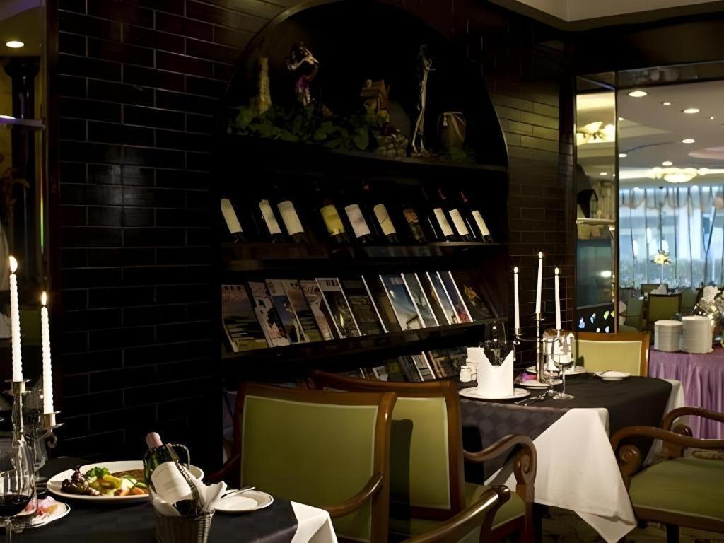Fenggang Gladden Hotel Tiantangwei Экстерьер фото