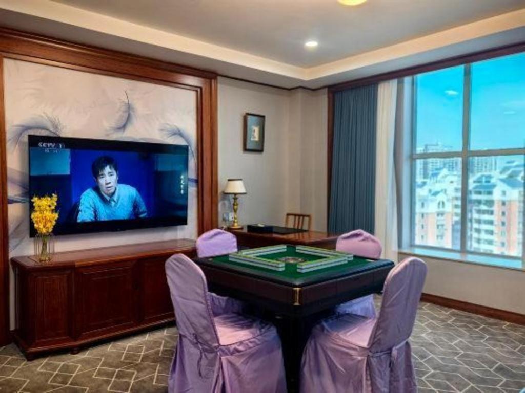 Fenggang Gladden Hotel Tiantangwei Экстерьер фото