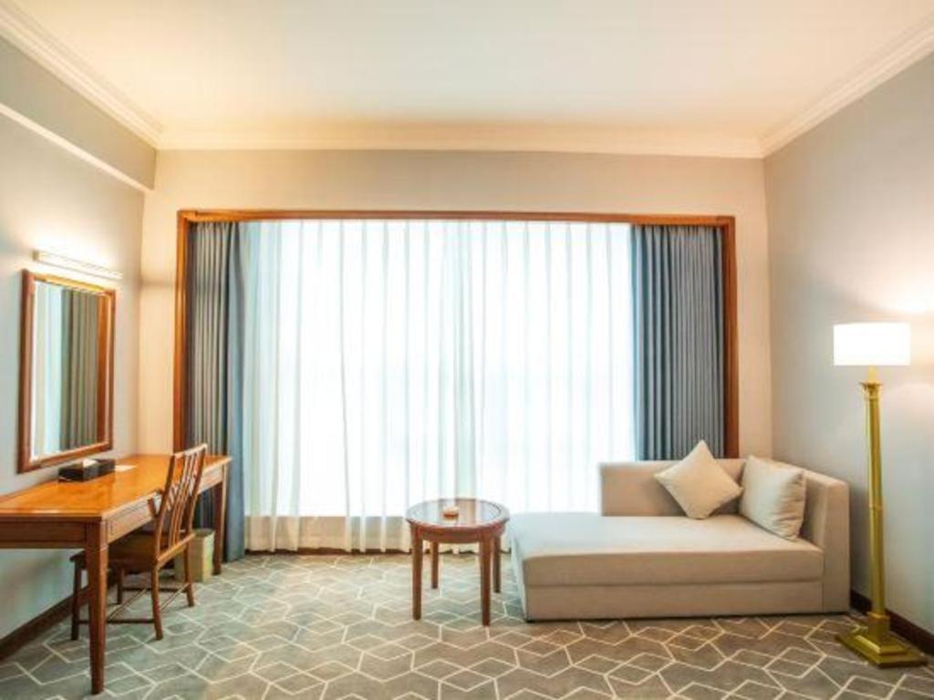 Fenggang Gladden Hotel Tiantangwei Экстерьер фото