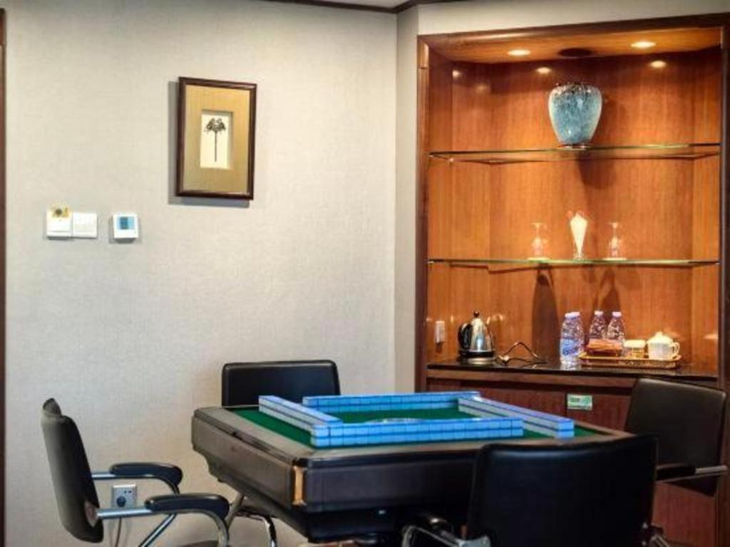 Fenggang Gladden Hotel Tiantangwei Экстерьер фото