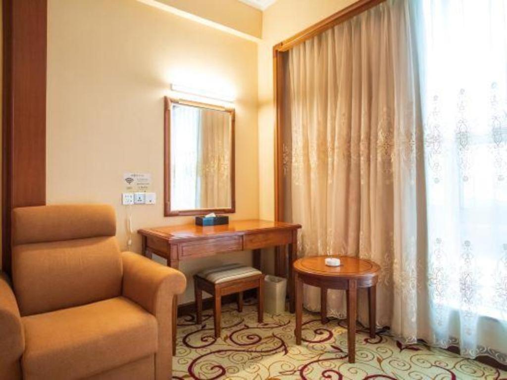Fenggang Gladden Hotel Tiantangwei Экстерьер фото
